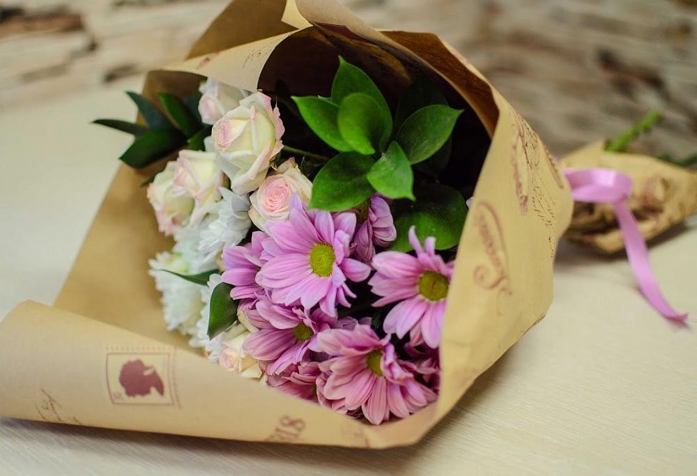 Букет цветов из: Розы и Хризантемы в Тюменцево