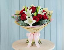 Букет цветов из:  Лилии и Розы в Тюменцево