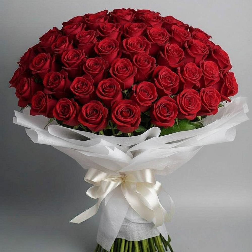 Букет 101 Красная роза Блэк Мэджик в Тюменцево