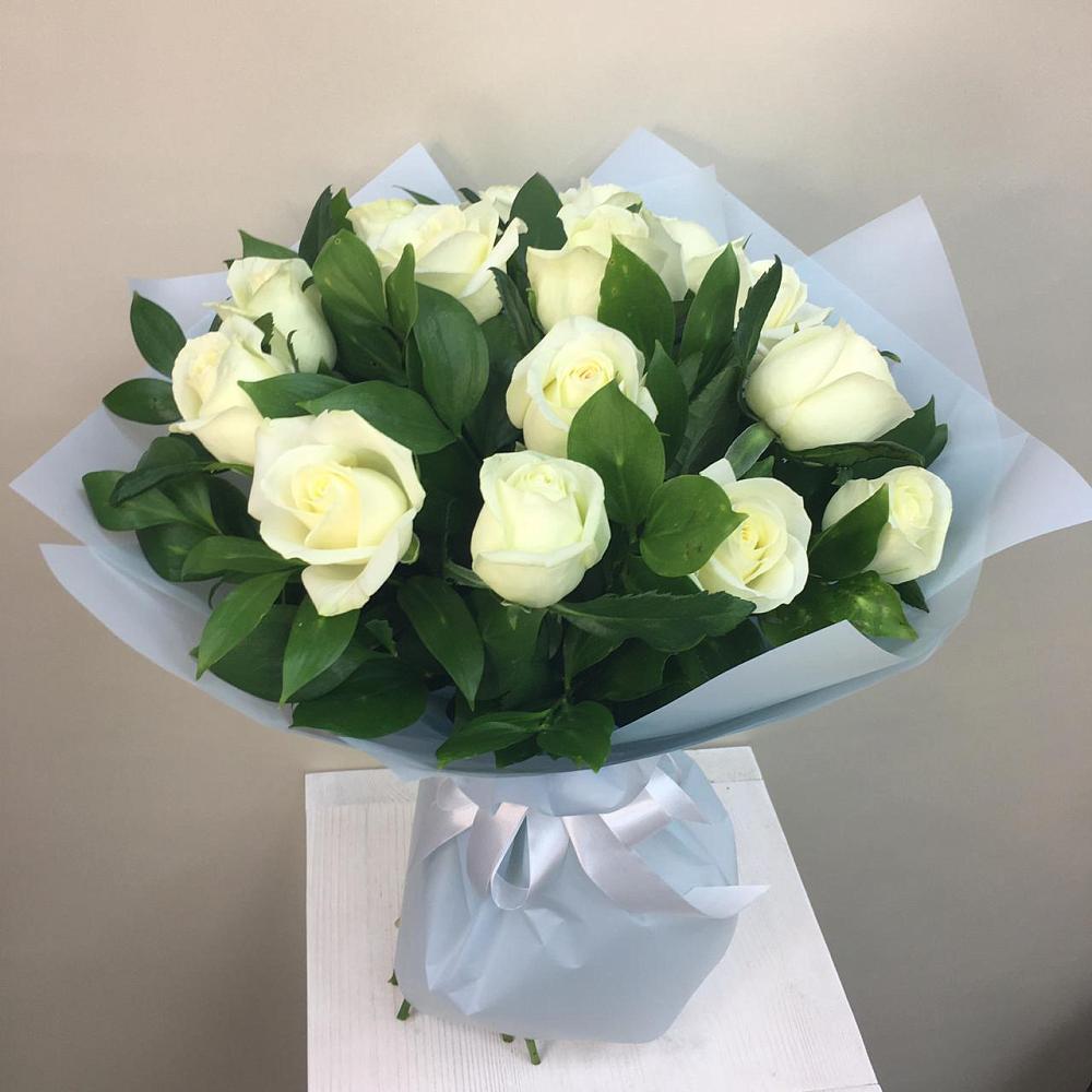 Букет 15 Белых роз Проуд в Тюменцево