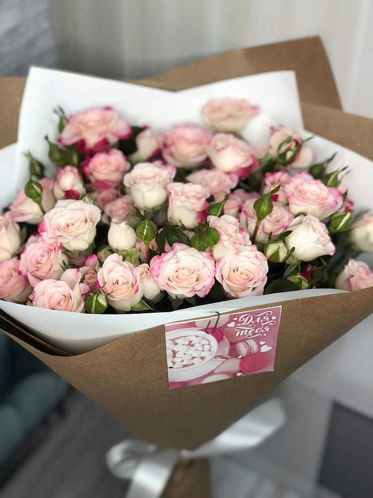 Букет цветов из: Розы в Тюменцево