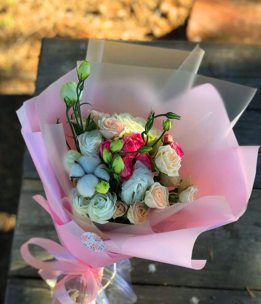 Букет цветов из: Розы и Лизиантусы в Тюменцево