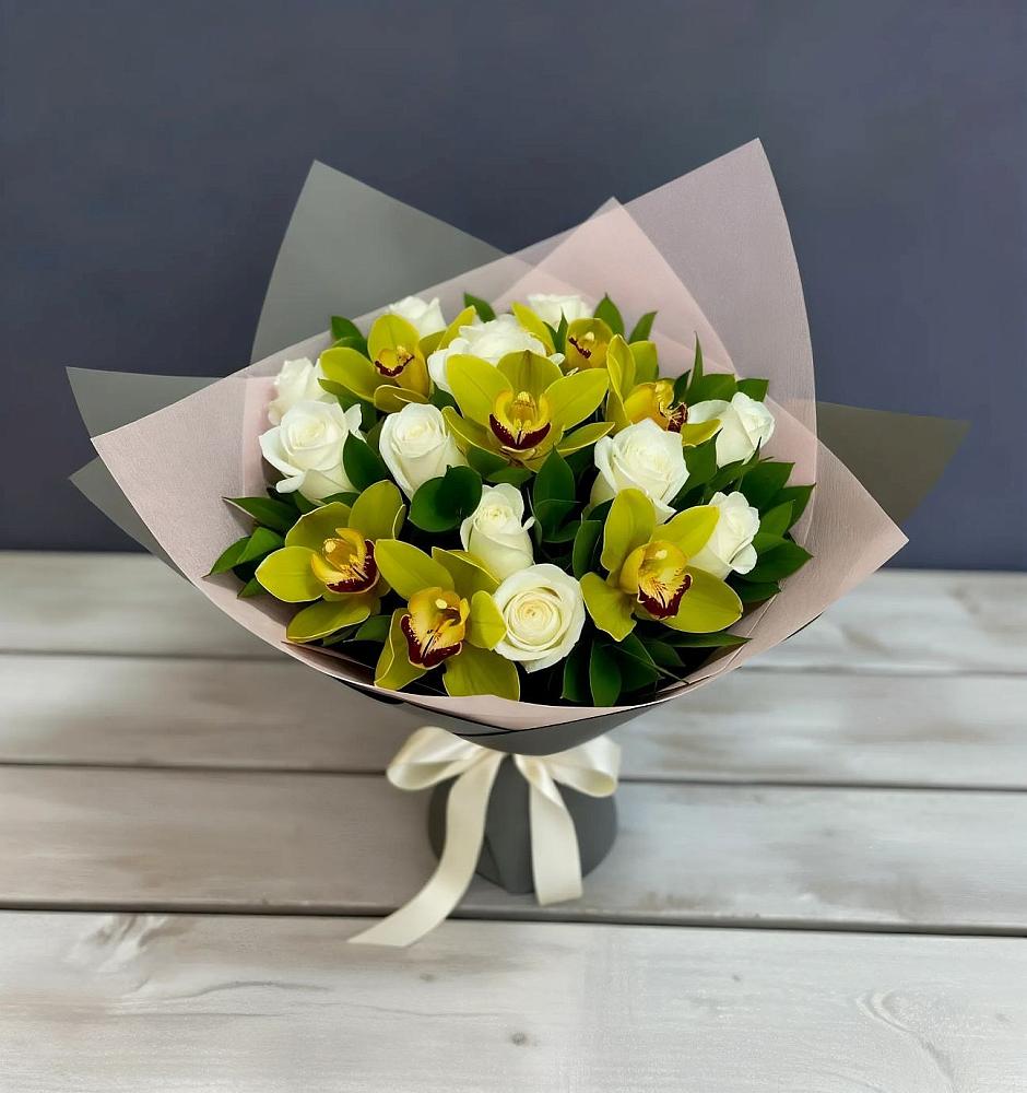 Букет цветов из: Орхидеи и Розы в Тюменцево