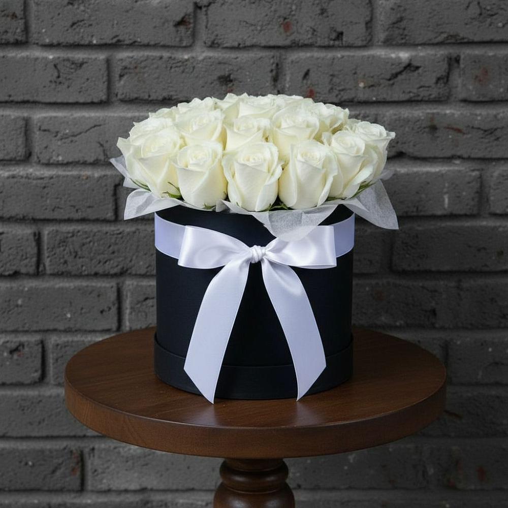 Цветочная композиция из Розы в шляпной коробке в Тюменцево