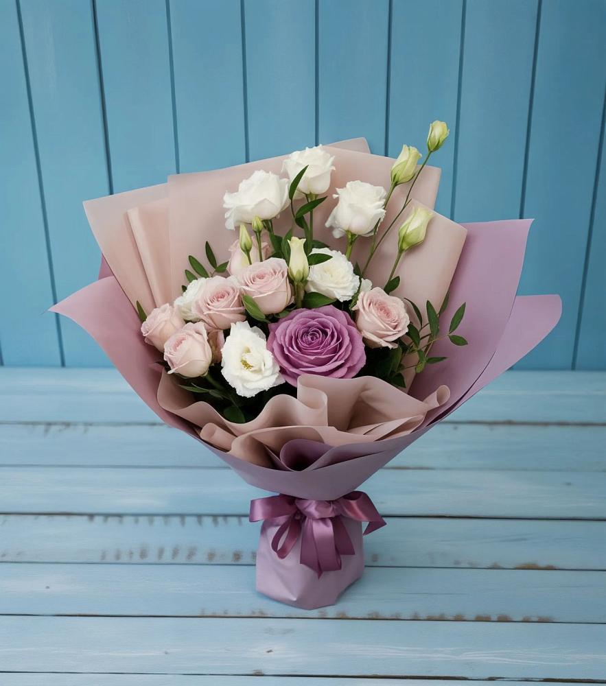 Букет цветов из: Розы и Лизиантусы в Тюменцево